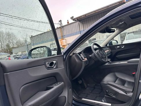 Used 2021 Volvo XC60 T5 Momentum w/ Advanced Package image 20
