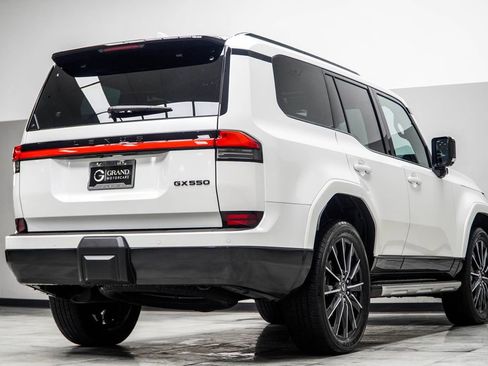 Used 2024 Lexus GX 550 w/ Cold Area Package image 15