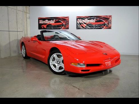 Used 1999 Chevrolet Corvette Convertible w/ Performance Handling Pkg RWD image 1