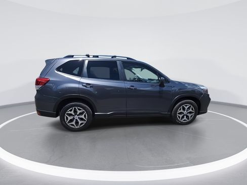 Used 2020 Subaru Forester Premium w/ Popular Package #1 AWD/4WD image 8