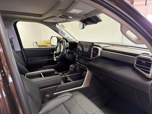 Used 2024 Toyota Tundra Limited image 20