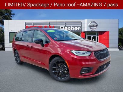 Used 2025 Chrysler Pacifica Limited