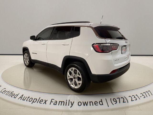 Used 2026 Jeep Compass Latitude AWD/4WD image 3