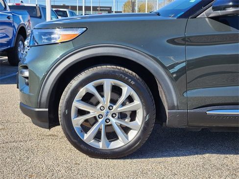 Used 2023 Ford Explorer Platinum w/ Technology Package image 9