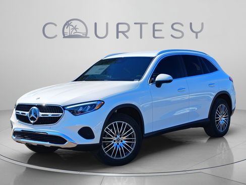 Certified 2026 Mercedes-Benz GLC 300 image 1