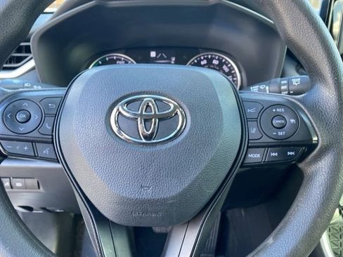 Used 2022 Toyota RAV4 XLE image 35