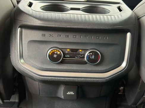 Used 2025 Ford Expedition Active AWD/4WD image 17