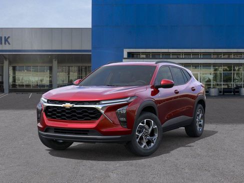 New 2026 Chevrolet Trax LT w/ Sunroof Package FWD image 6
