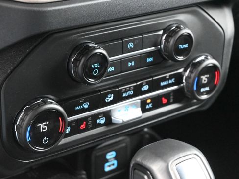 Used 2025 Ford Bronco Outer Banks image 19