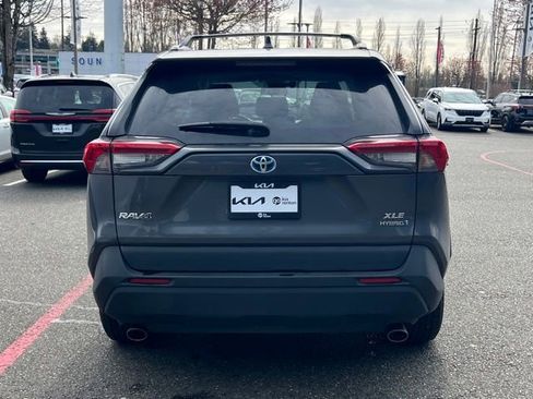 Used 2021 Toyota RAV4 XLE w/ Convenience Package image 10