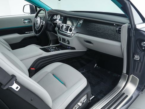 Used 2021 Rolls-Royce Wraith RWD image 16