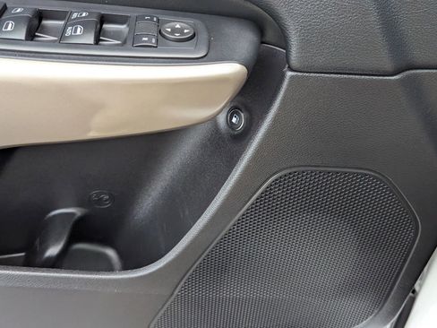 Used 2017 Jeep Cherokee Limited AWD/4WD image 19
