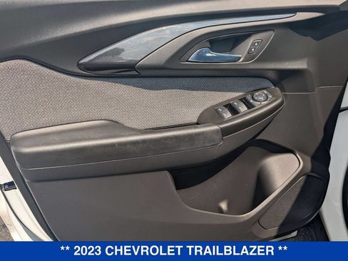 Used 2023 Chevrolet TrailBlazer LS FWD image 11