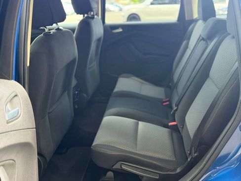 Used 2017 Ford Escape SE AWD/4WD image 9