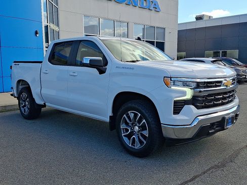 Used 2023 Chevrolet Silverado 1500 LT image 3