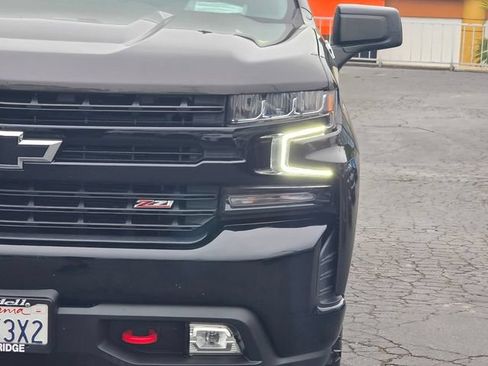 Used 2021 Chevrolet Silverado 1500 LT Trail Boss w/ Convenience Package II AWD/4WD image 3