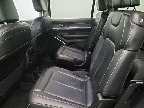 Used 2022 Jeep Grand Cherokee L Limited image 18