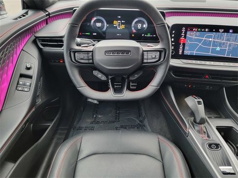 Used 2024 Dodge Charger R/T w/ Plus Group image 31