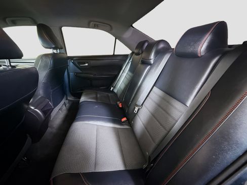 Used 2016 Toyota Camry SE image 24