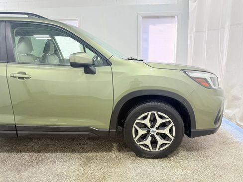 Used 2019 Subaru Forester Premium image 8