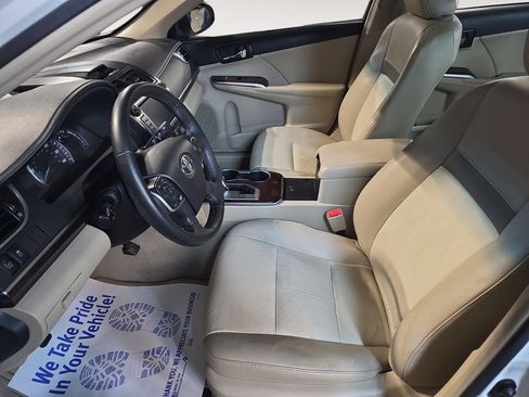 Used 2012 Toyota Camry SE image 1