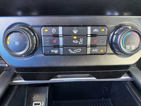 Used 2020 Ford F150 XLT w/ Equipment Group 302A Luxury AWD/4WD image 28