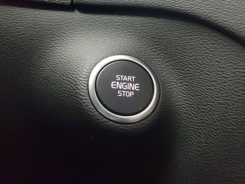 Used 2026 Volvo XC40 B4 Plus w/ Climate Package image 35