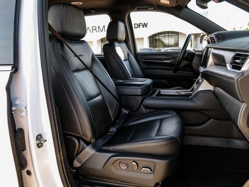Used 2024 GMC Yukon XL Denali AWD/4WD image 43