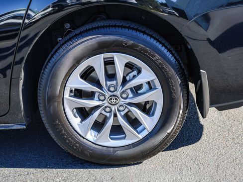 Certified 2026 Toyota Sienna LE image 31