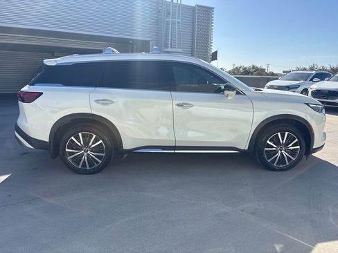 Used 2023 INFINITI QX60 Sensory w/ Vision Package image 4