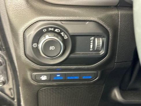 Used 2023 Jeep Wrangler Unlimited w/ Cold Weather Group image 19