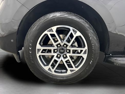 Certified 2025 Ford Expedition Active image 12