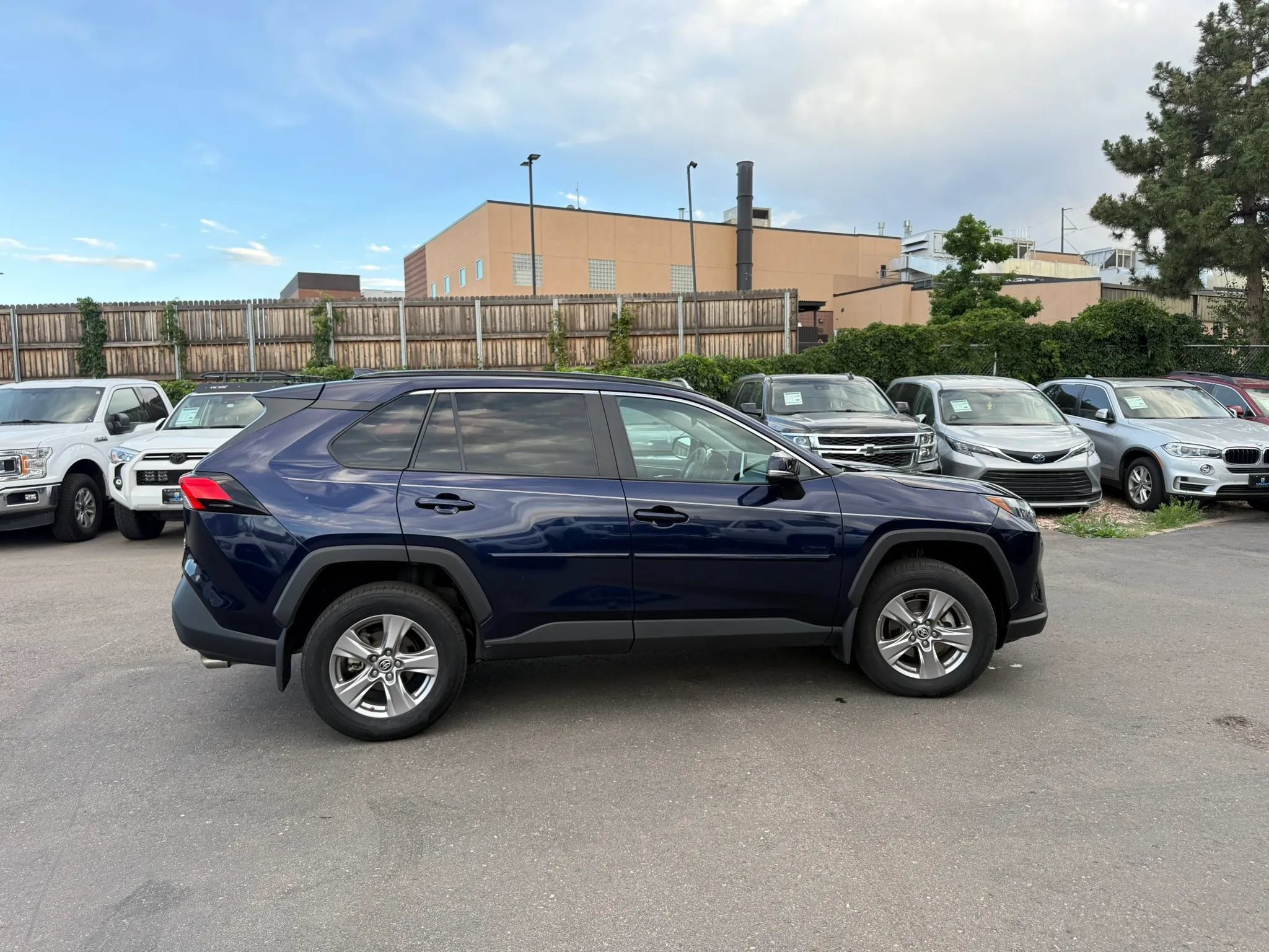 Used 2023 Toyota RAV4 XLE w/ Convenience Package FWD image 6