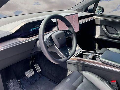 Used 2024 Tesla Model X AWD/4WD image 17