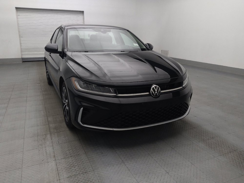 Used 2025 Volkswagen Jetta SE FWD image 14