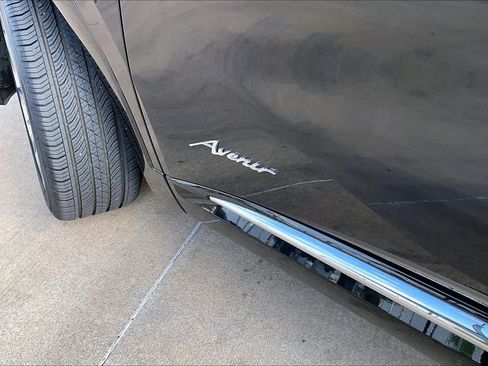 Used 2025 Buick Envision Avenir AWD/4WD image 34