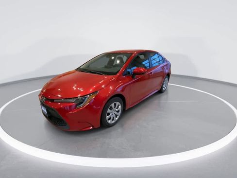 Used 2020 Toyota Corolla LE image 4