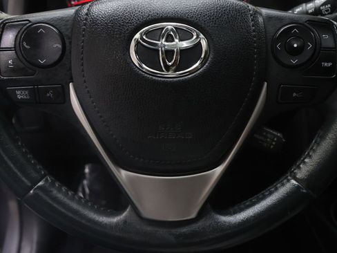 Used 2017 Toyota RAV4 SE image 19