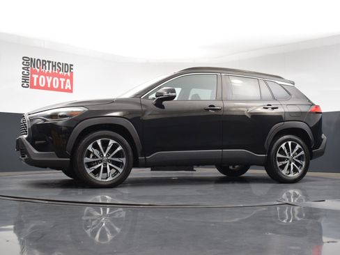 Used 2022 Toyota Corolla Cross XLE image 26