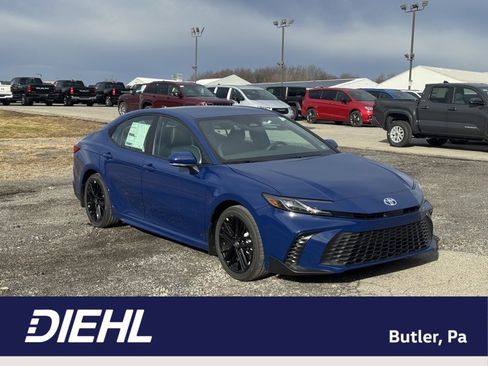 New 2026 Toyota Camry SE image 1