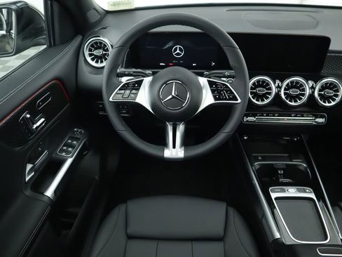 Certified 2025 Mercedes-Benz GLB 250 4MATIC image 10