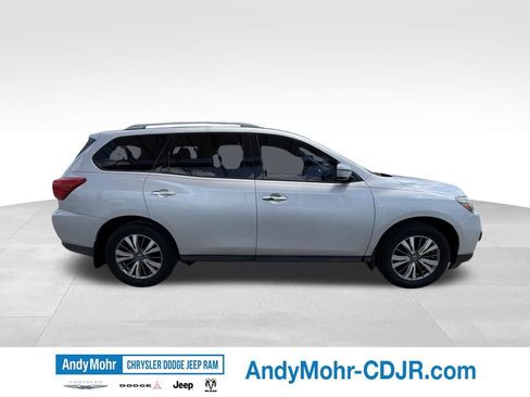 Used 2020 Nissan Pathfinder S FWD image 8