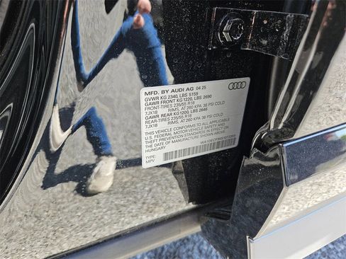 New 2025 Audi Q3 2.0T Premium image 27