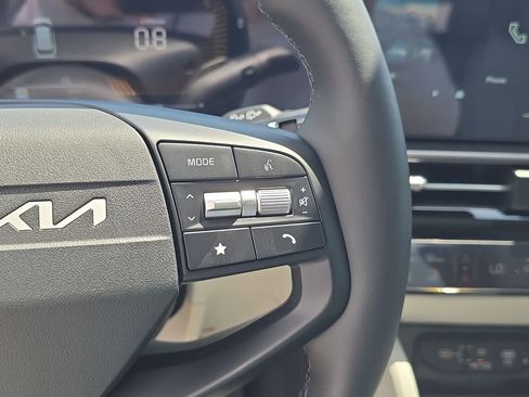New 2026 Kia Sportage EX FWD image 32