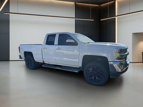 Used 2018 Chevrolet Silverado 1500 LT w/ All Star Edition RWD image 13