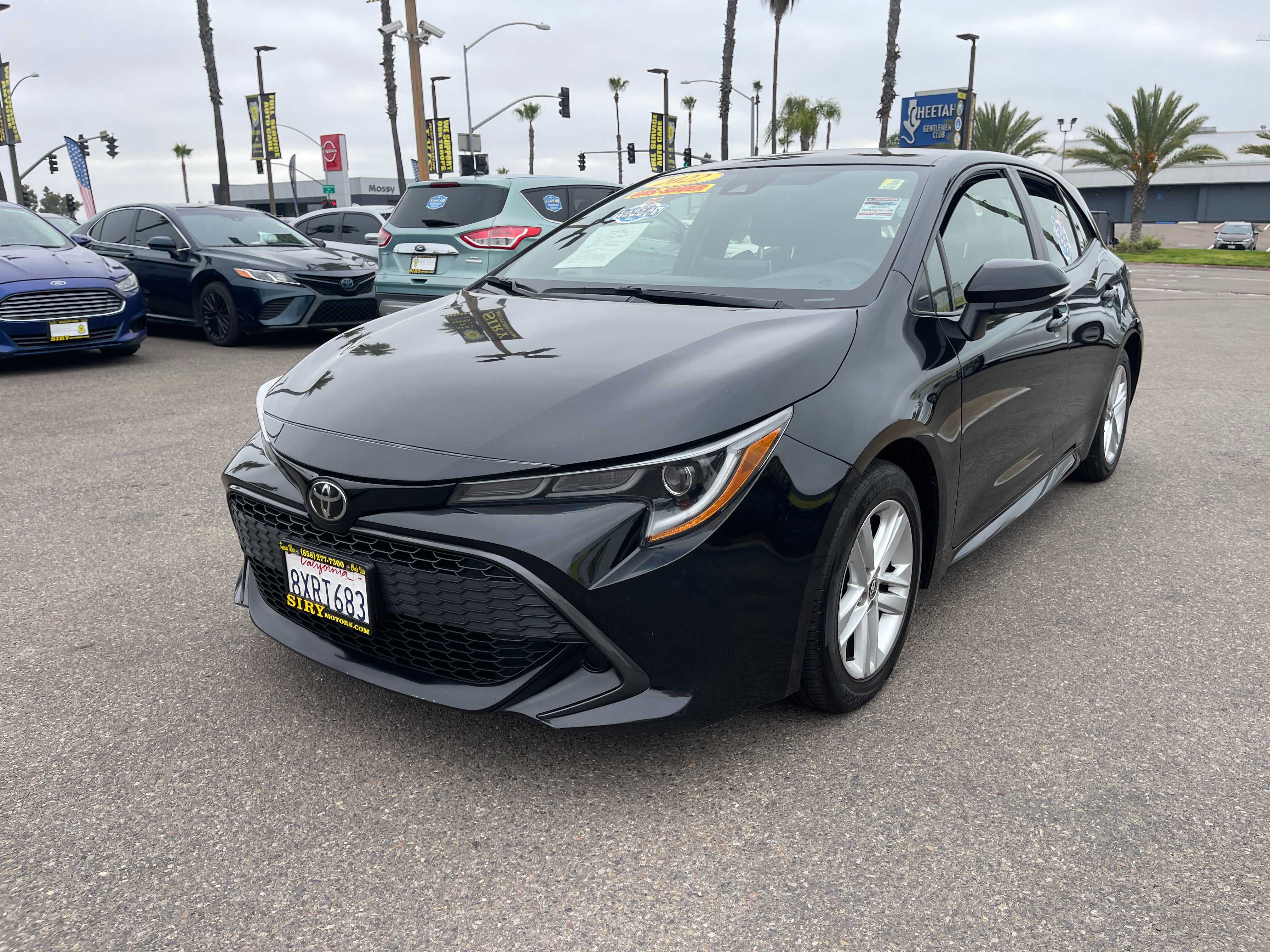 Used 2022 Toyota Corolla SE w/ SE Preferred Package FWD image 7