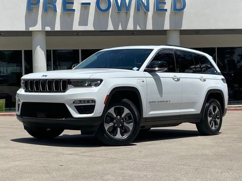 Used 2022 Jeep Grand Cherokee Limited 4xe w/ Luxury Tech Group II AWD/4WD image 2