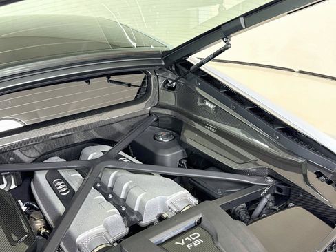 Used 2021 Audi R8 V10 w/ Premium Package RWD image 24