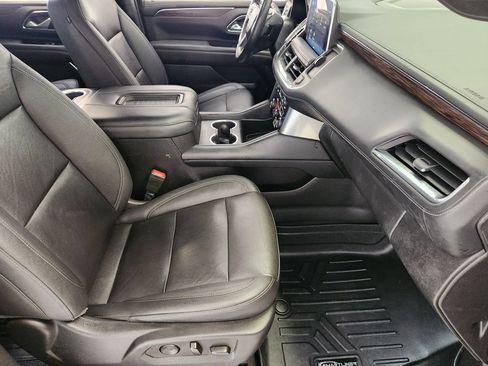 Used 2022 Chevrolet Tahoe Z71 w/ Luxury Package AWD/4WD image 14