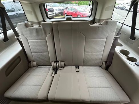 Used 2017 GMC Yukon XL SLE w/ SLE Value Package image 37